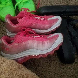 Pink air max